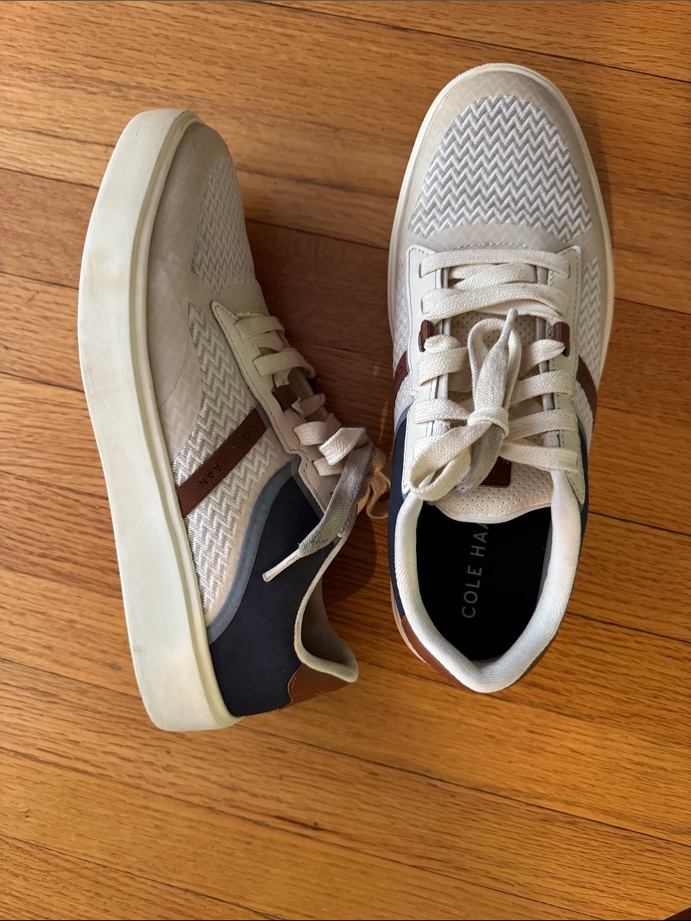 Cole Haan Grand Cross Court Winner sneakers. Ivory/Navy Blazer 9.5M Comfortable!